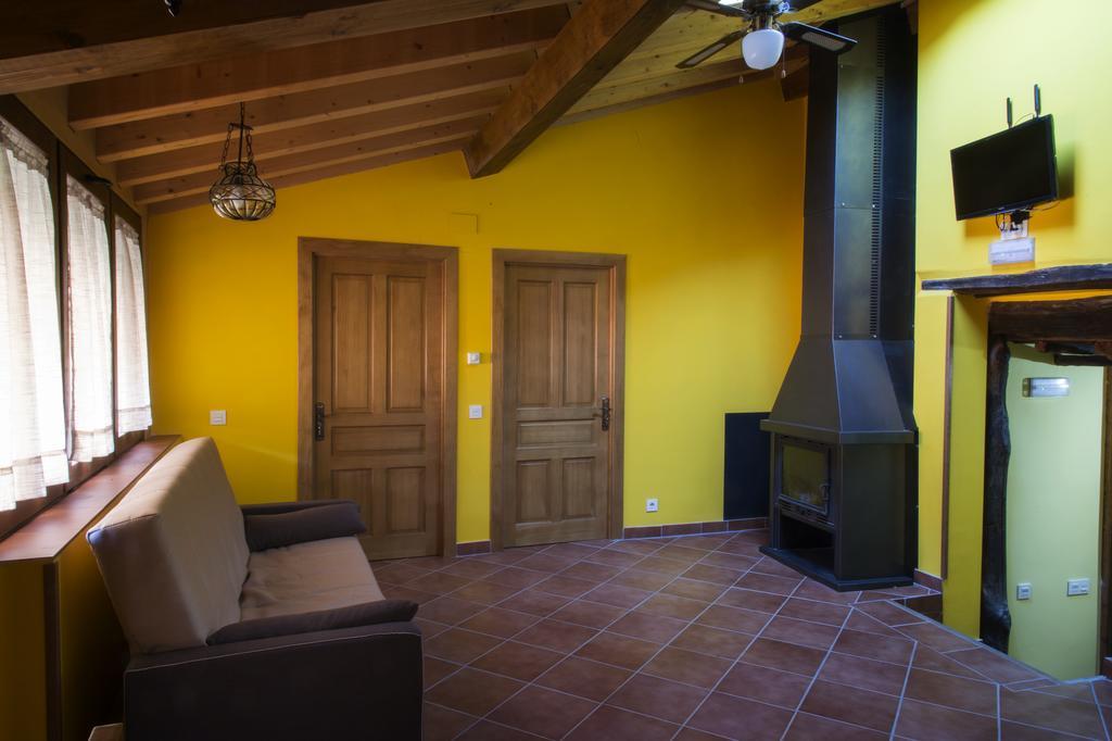 Molino Del Medio Pensionat Robledillo De Gata Exteriör bild