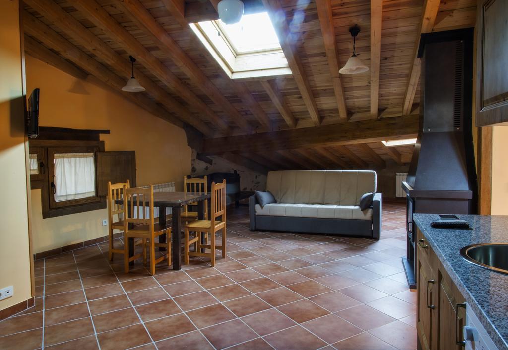 Molino Del Medio Pensionat Robledillo De Gata Exteriör bild